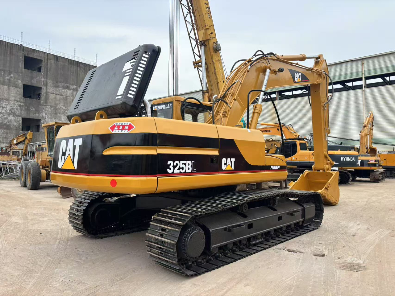 CATERPILLAR 325B - Lintekskavaator: pilt 1 CATERPILLAR 325B - Lintekskavaator: pilt 1