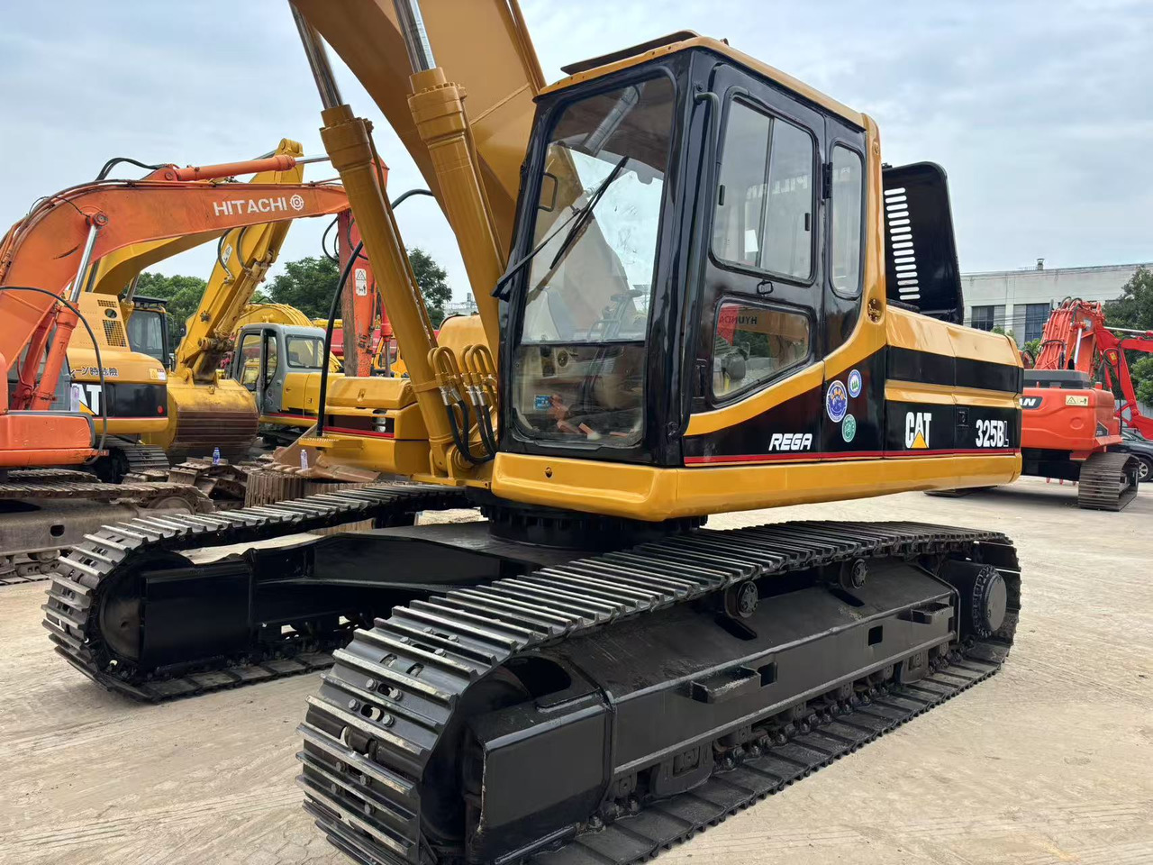 CATERPILLAR 325B - Lintekskavaator: pilt 4 CATERPILLAR 325B - Lintekskavaator: pilt 4