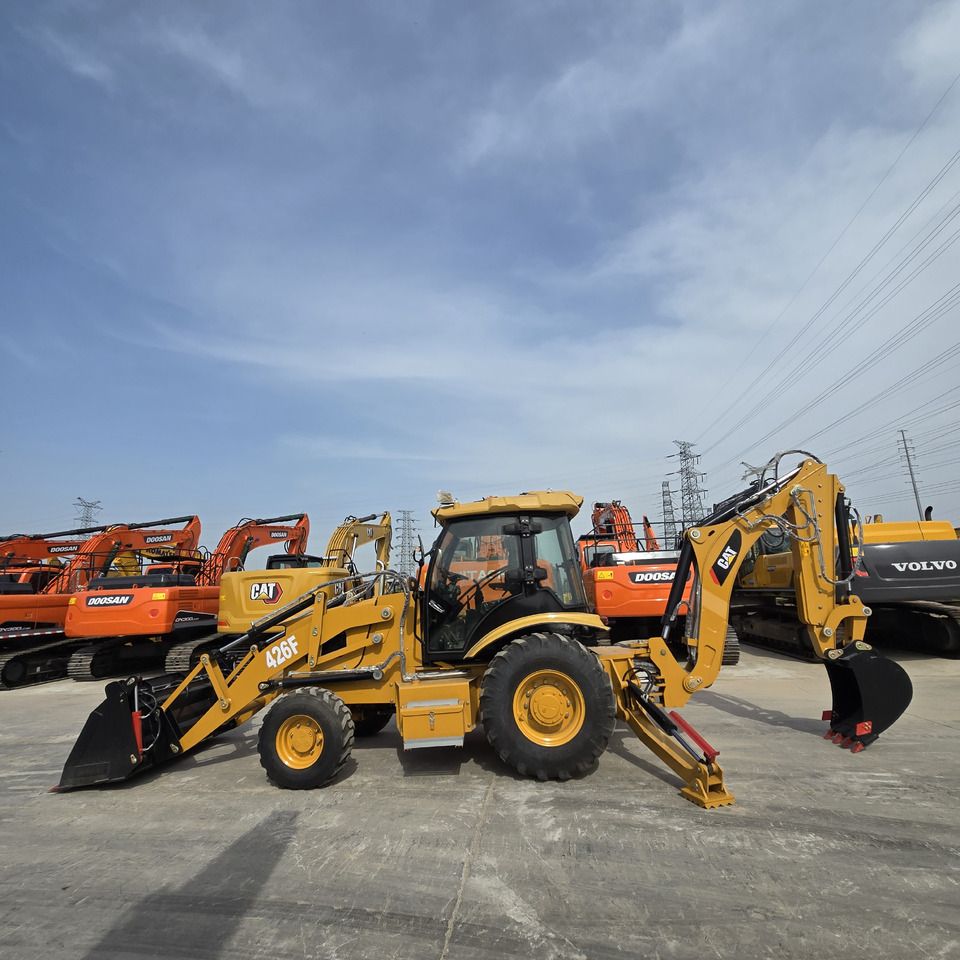 CATERPILLAR 426F - Ekskavaator-laadur: pilt 1 CATERPILLAR 426F - Ekskavaator-laadur: pilt 1