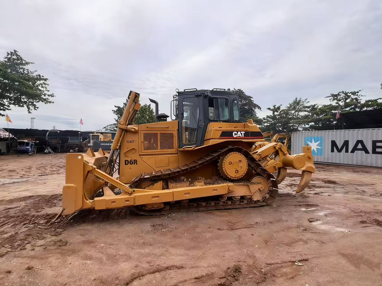 CATERPILLAR D6R - Buldooser: pilt 1 CATERPILLAR D6R - Buldooser: pilt 1