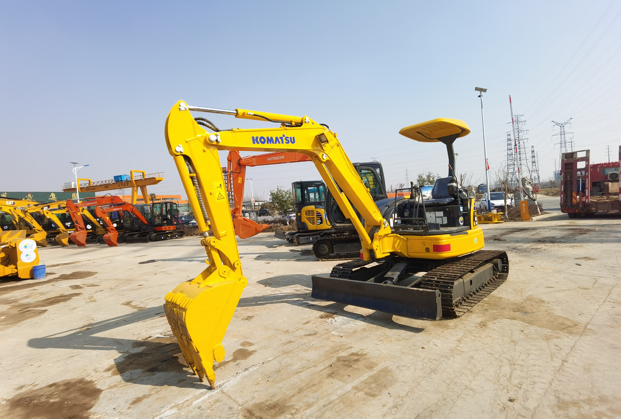 CATERPILLAR PC40MR - Miniekskavaator: pilt 3 CATERPILLAR PC40MR - Miniekskavaator: pilt 3