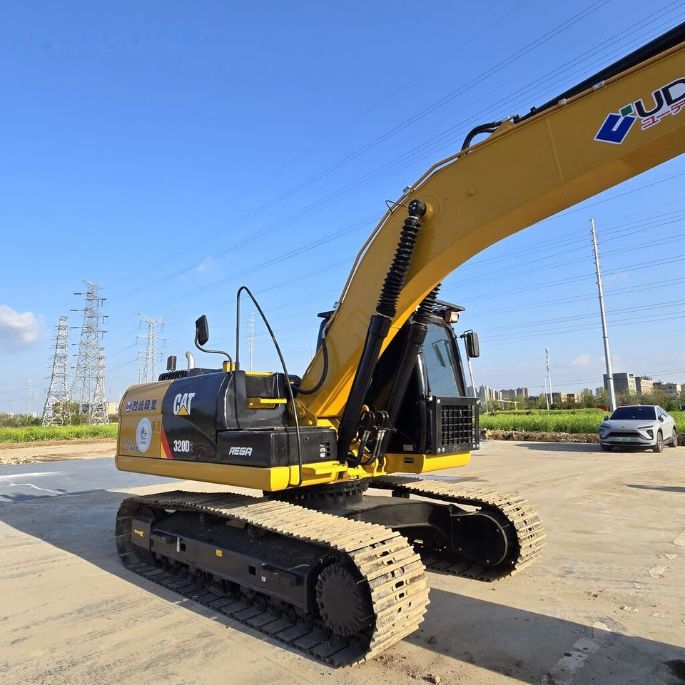 Caterpillar 320D2 - Lintekskavaator: pilt 2 Caterpillar 320D2 - Lintekskavaator: pilt 2