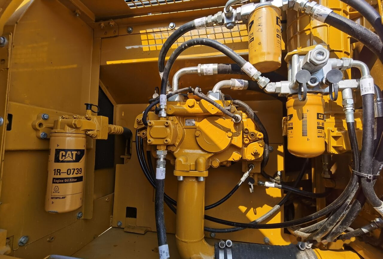 Caterpillar 329D2L - Lintekskavaator: pilt 4 Caterpillar 329D2L - Lintekskavaator: pilt 4