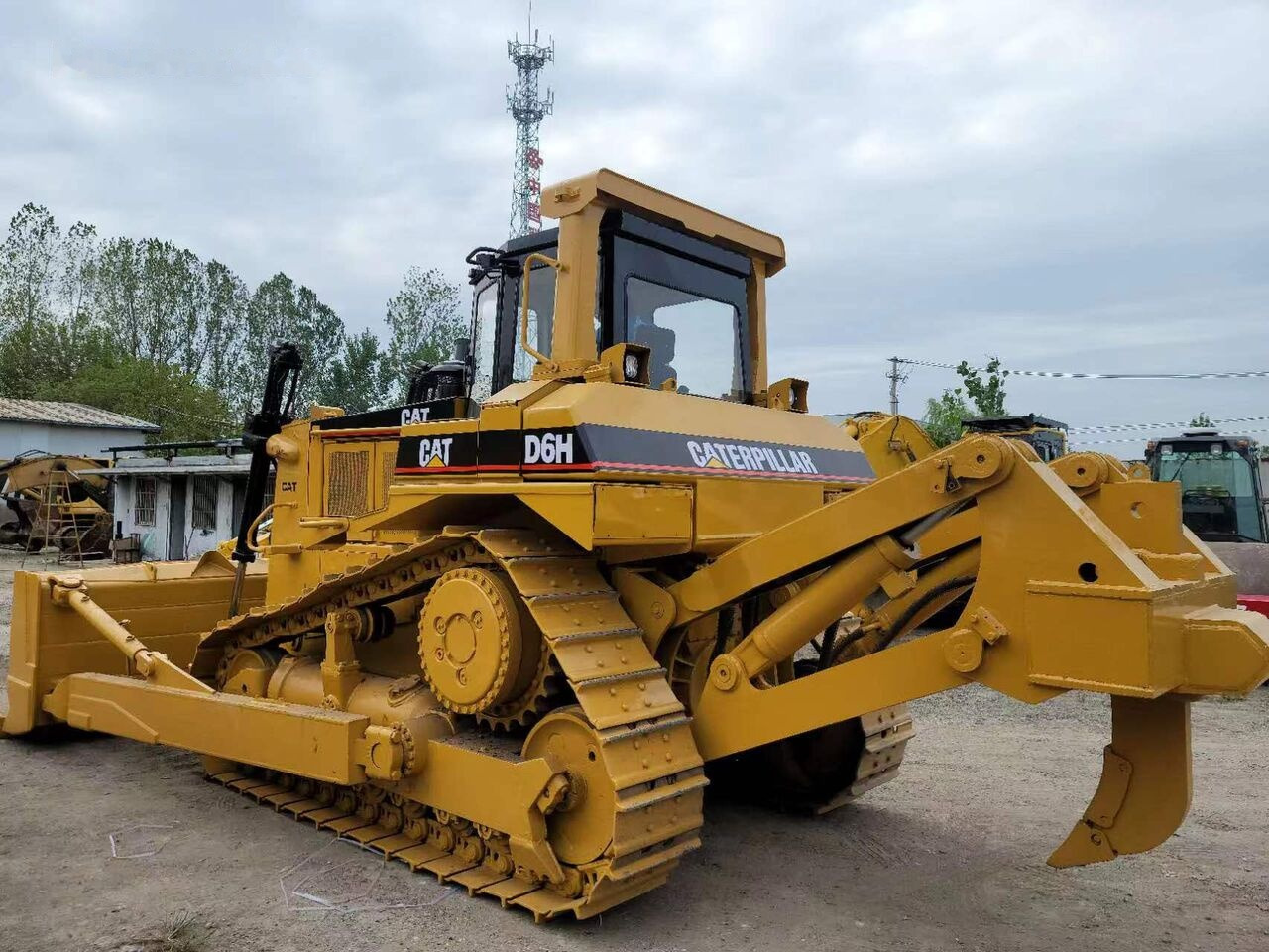 Caterpillar D6H - Buldooser: pilt 3 Caterpillar D6H - Buldooser: pilt 3