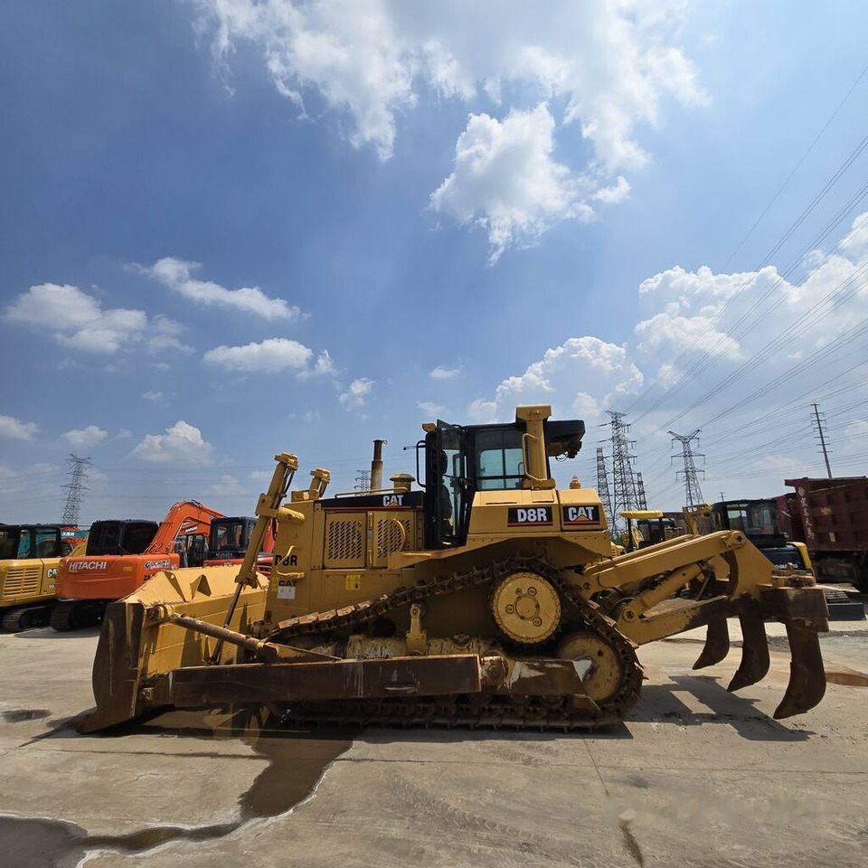 Caterpillar D8R - Buldooser: pilt 1 Caterpillar D8R - Buldooser: pilt 1