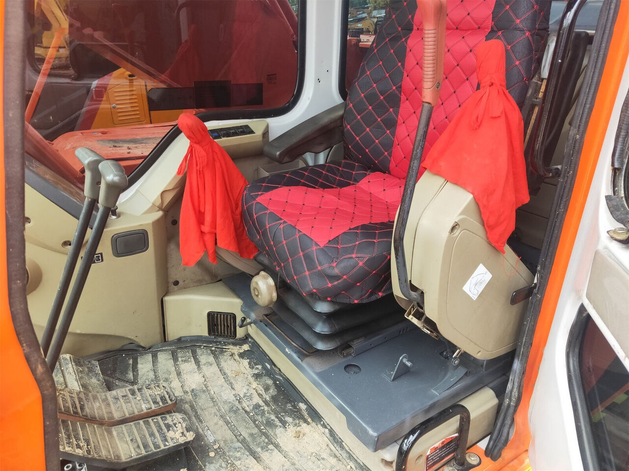 Doosan DH220LC-7 - Lintekskavaator: pilt 5 Doosan DH220LC-7 - Lintekskavaator: pilt 5