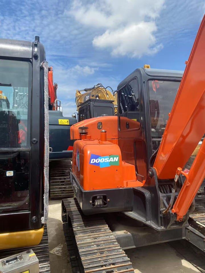 Doosan DH55 - Miniekskavaator: pilt 2 Doosan DH55 - Miniekskavaator: pilt 2