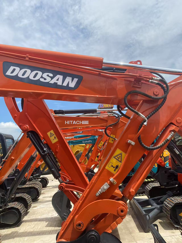 Doosan DH55 - Miniekskavaator: pilt 3 Doosan DH55 - Miniekskavaator: pilt 3
