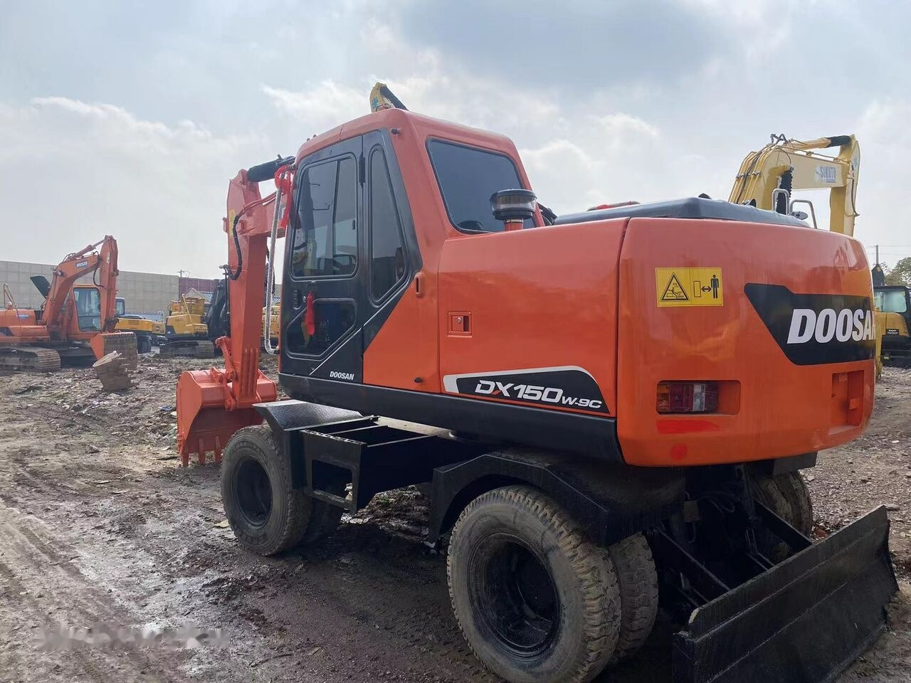 Doosan DX150W - Ratastel ekskavaator: pilt 4 Doosan DX150W - Ratastel ekskavaator: pilt 4