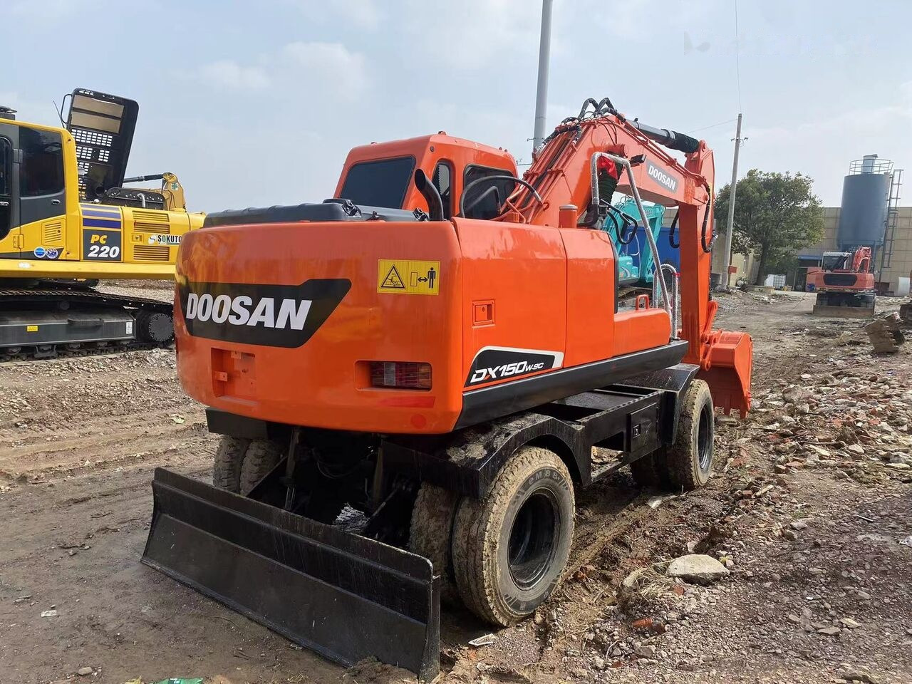 Doosan DX150W - Ratastel ekskavaator: pilt 2 Doosan DX150W - Ratastel ekskavaator: pilt 2