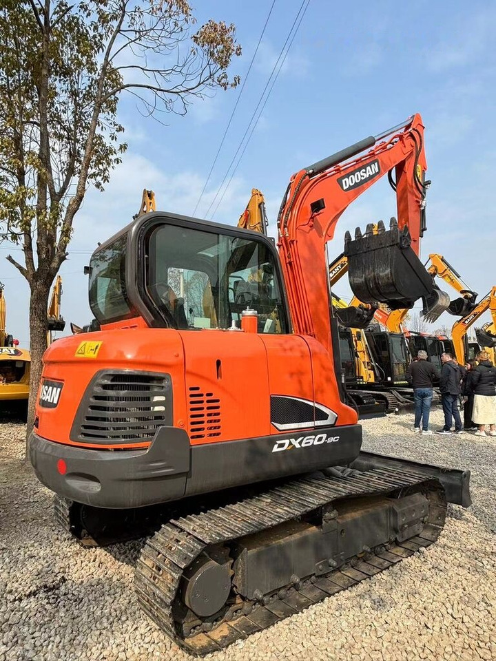 Doosan DX60 - Miniekskavaator: pilt 1 Doosan DX60 - Miniekskavaator: pilt 1