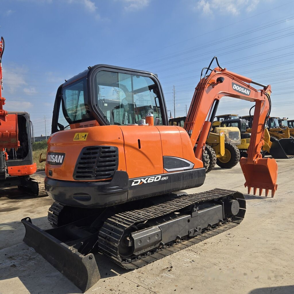Doosan DX60 - Miniekskavaator: pilt 2 Doosan DX60 - Miniekskavaator: pilt 2