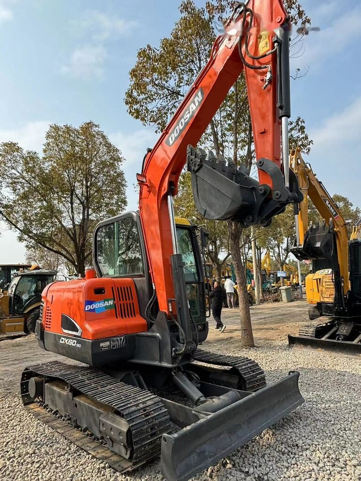 Doosan DX60 - Miniekskavaator: pilt 4 Doosan DX60 - Miniekskavaator: pilt 4