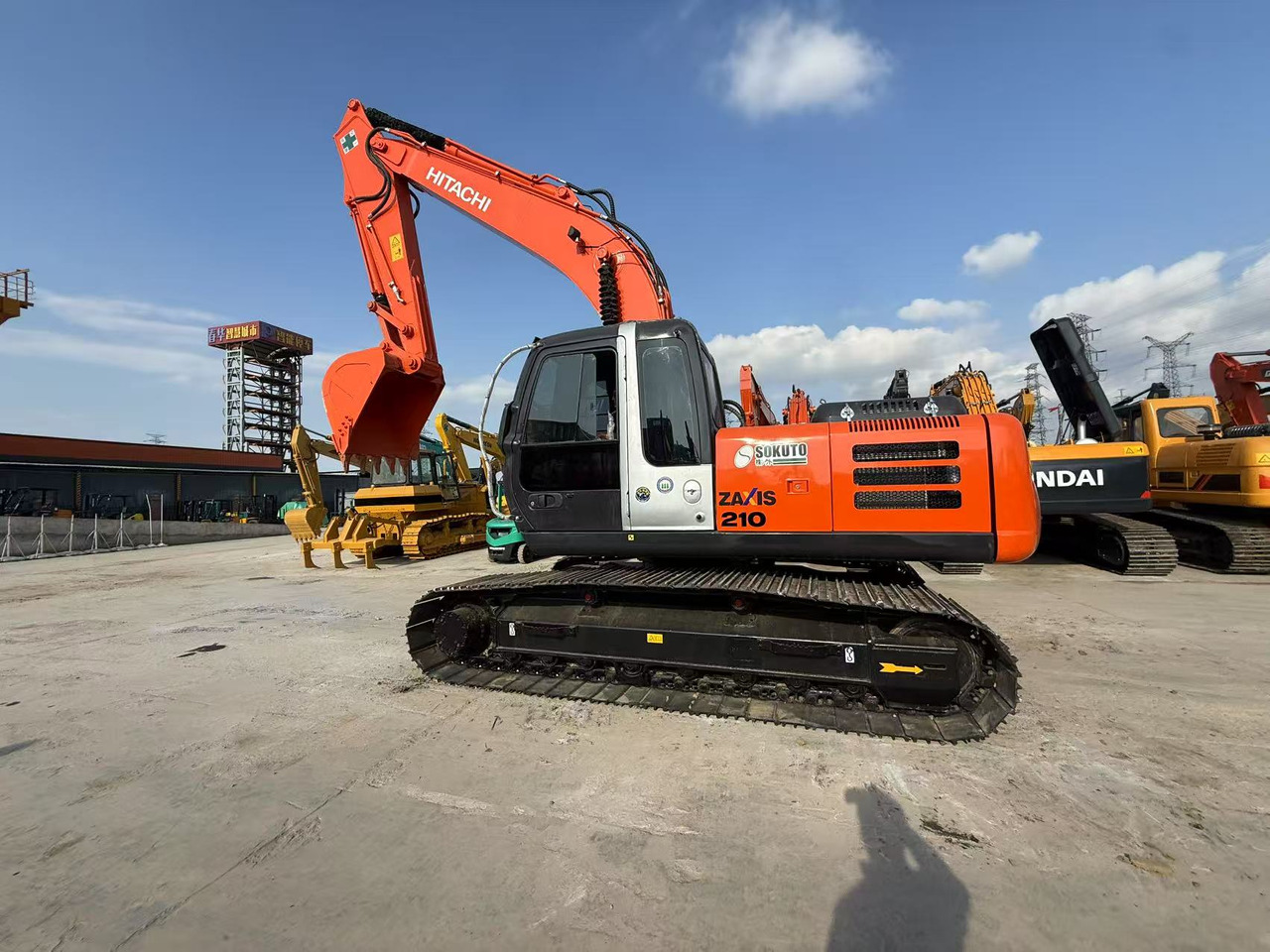 HITACHI ZX210 - Lintekskavaator: pilt 5 HITACHI ZX210 - Lintekskavaator: pilt 5