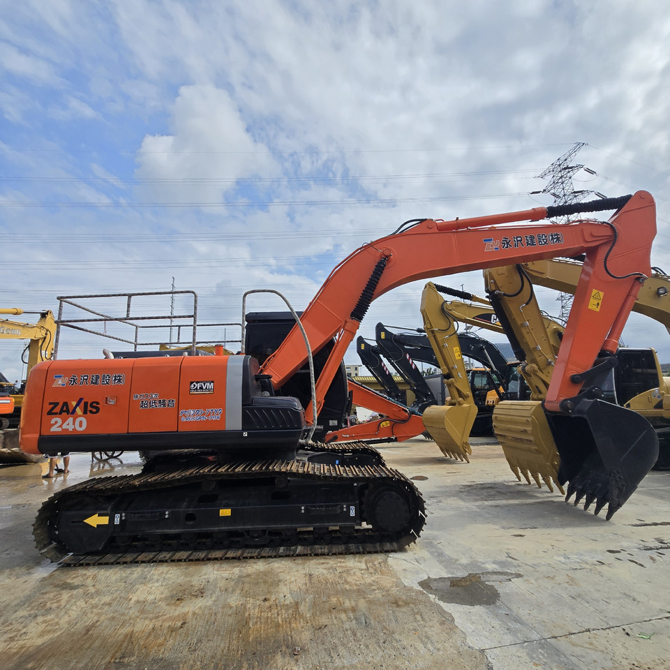 HITACHI ZX240 - Lintekskavaator: pilt 4 HITACHI ZX240 - Lintekskavaator: pilt 4