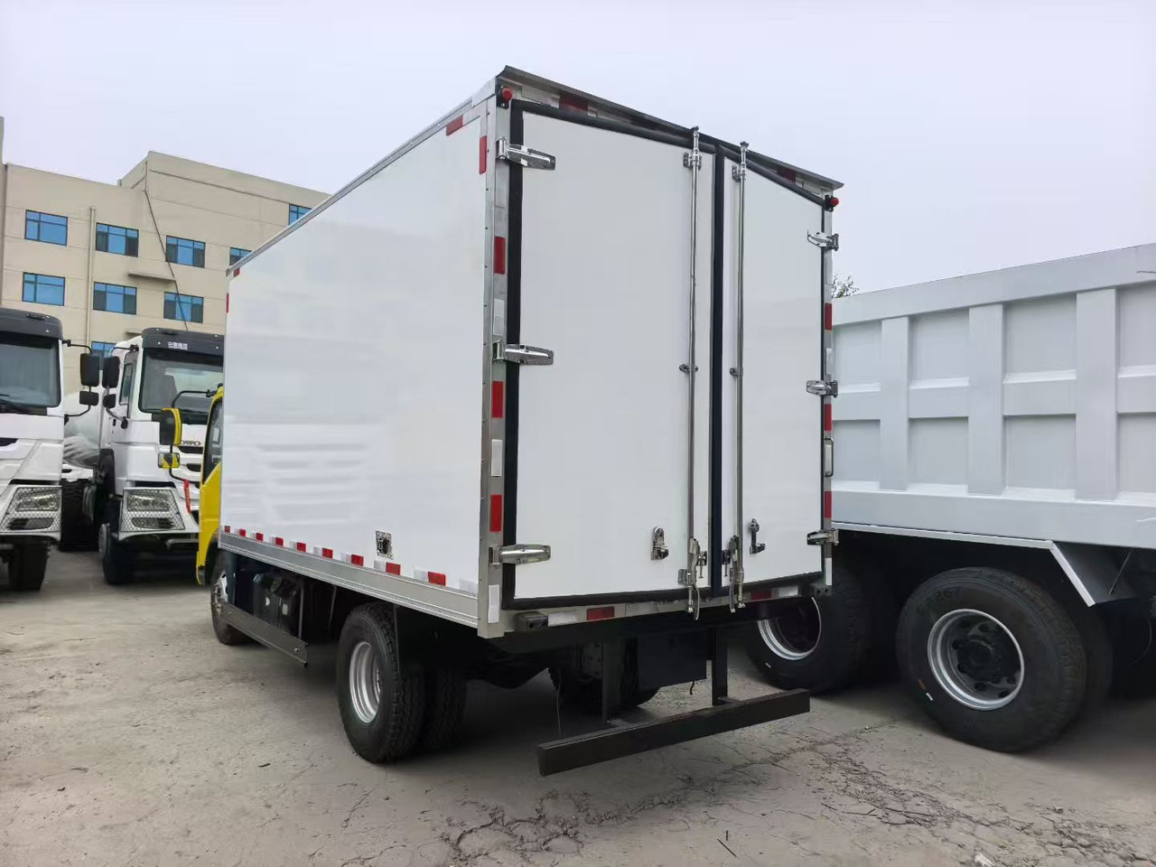 - Külmutiga veoauto: pilt 2 - Külmutiga veoauto: pilt 2