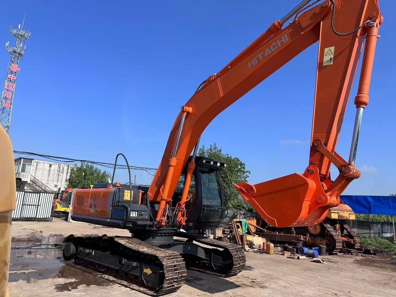 Hitachi ZX240 - Lintekskavaator: pilt 3 Hitachi ZX240 - Lintekskavaator: pilt 3