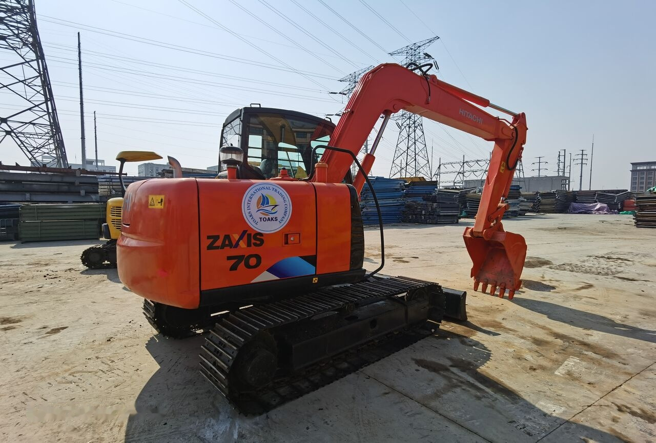 Hitachi ZX70 - Miniekskavaator: pilt 3 Hitachi ZX70 - Miniekskavaator: pilt 3