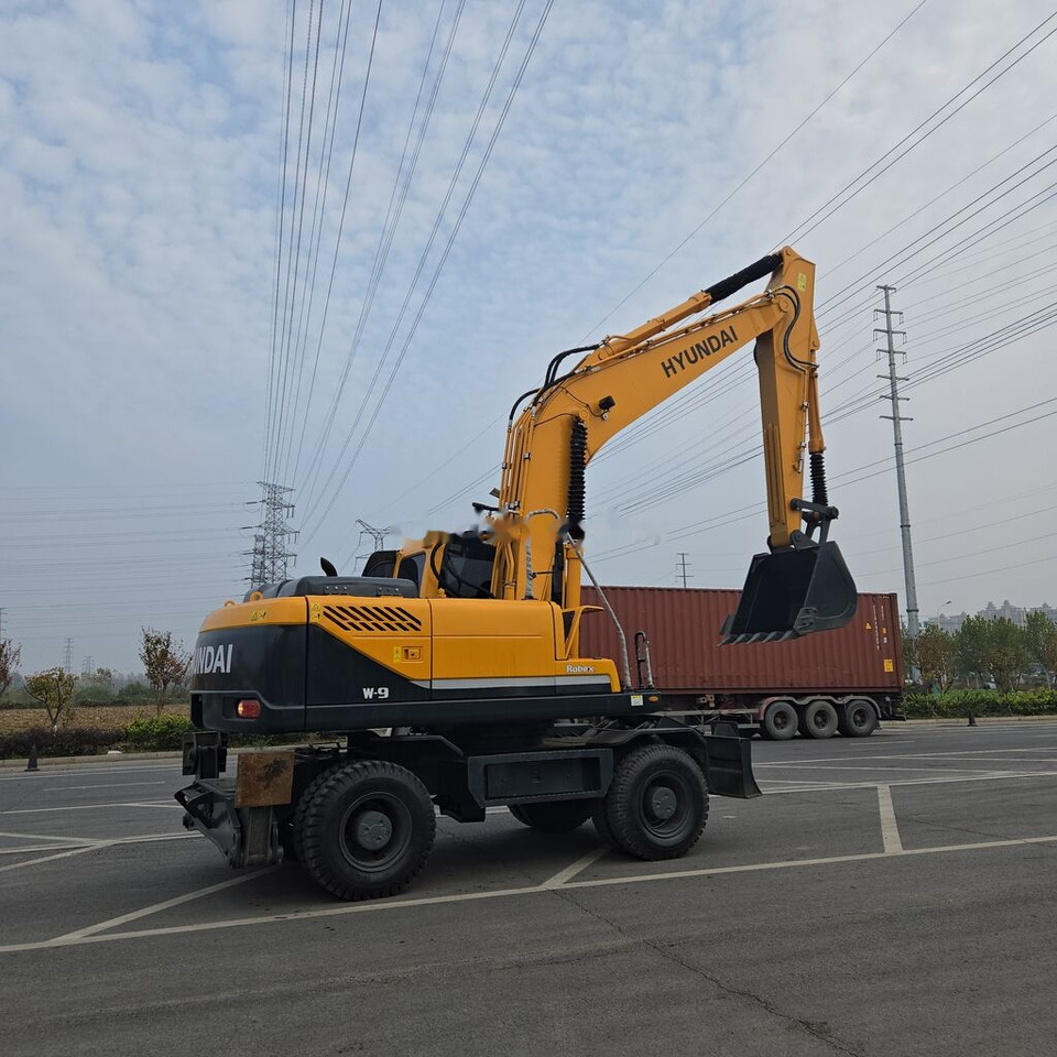Hyundai R210W-9 - Ratastel ekskavaator: pilt 2 Hyundai R210W-9 - Ratastel ekskavaator: pilt 2