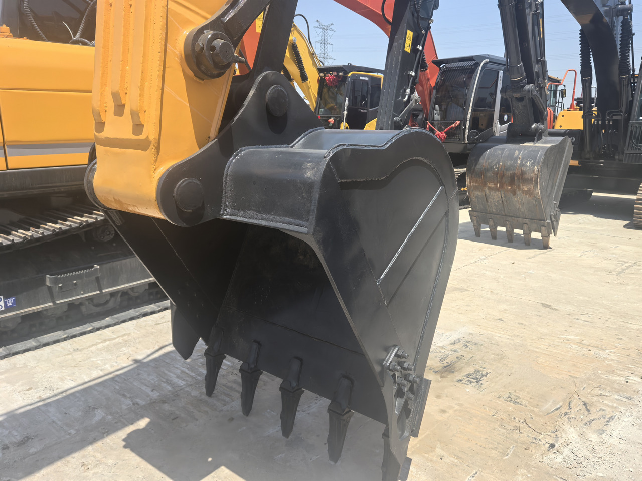 Hyundai R305LC-9T - Lintekskavaator: pilt 4 Hyundai R305LC-9T - Lintekskavaator: pilt 4