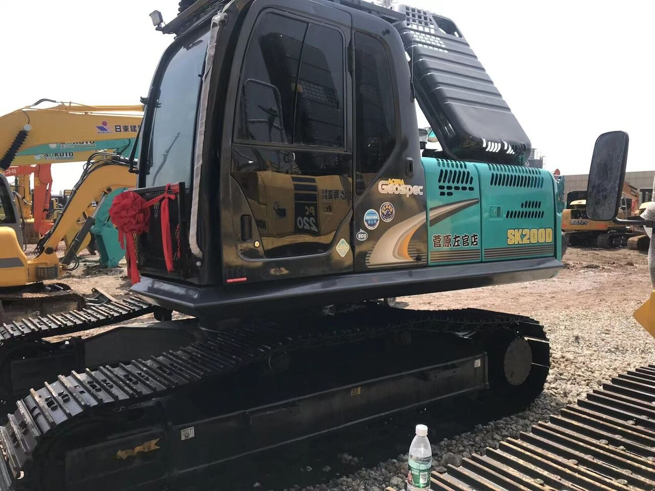 Kobelco SK200 - Lintekskavaator: pilt 3 Kobelco SK200 - Lintekskavaator: pilt 3
