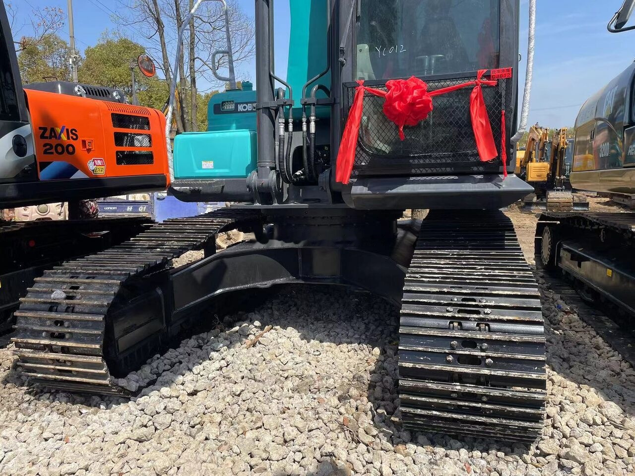Kobelco SK200 - Lintekskavaator: pilt 1 Kobelco SK200 - Lintekskavaator: pilt 1