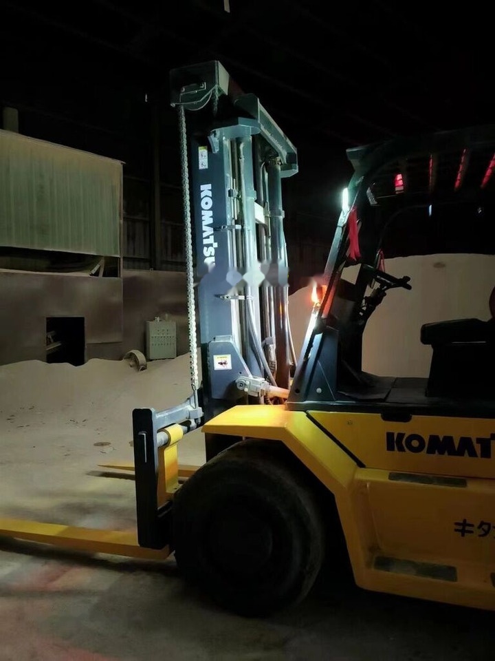 Diiseltõstuk Komatsu FD150: pilt 6