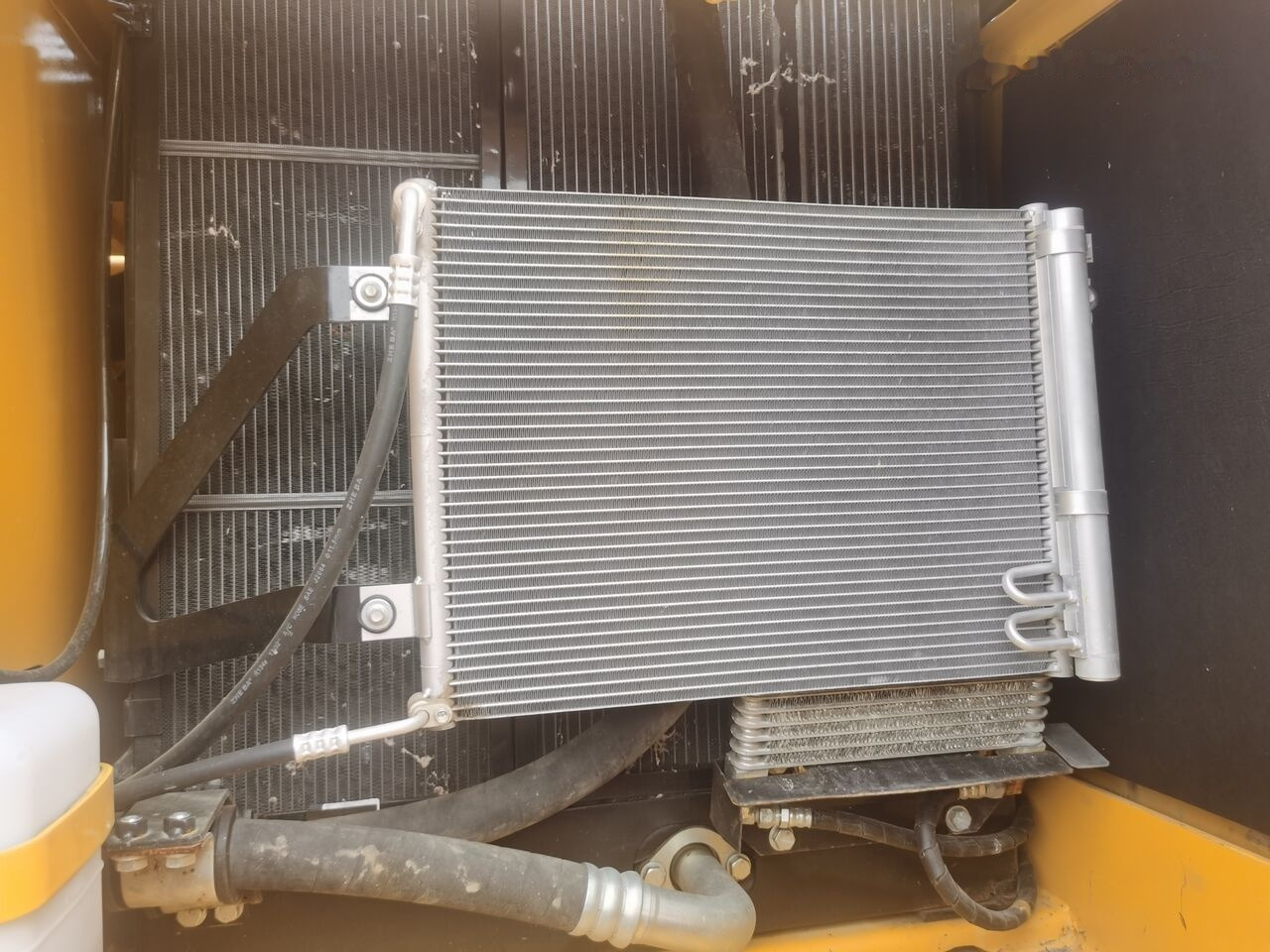 Komatsu PC200-8 - Lintekskavaator: pilt 2 Komatsu PC200-8 - Lintekskavaator: pilt 2
