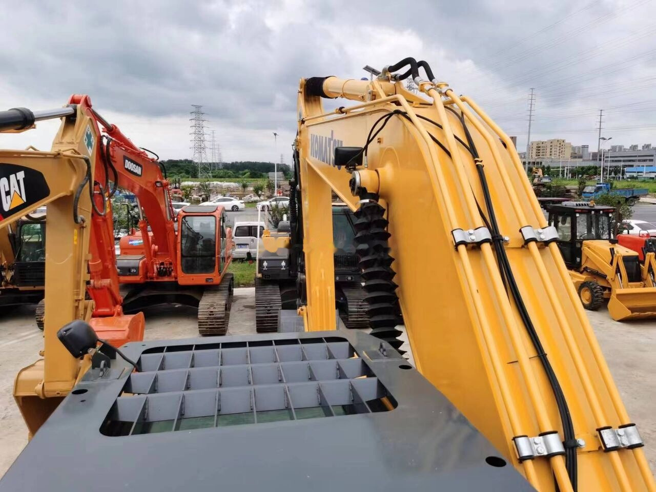 Komatsu PC200-8 - Lintekskavaator: pilt 5 Komatsu PC200-8 - Lintekskavaator: pilt 5