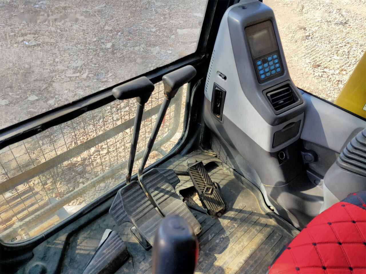 Komatsu PC300-7 - Lintekskavaator: pilt 3 Komatsu PC300-7 - Lintekskavaator: pilt 3