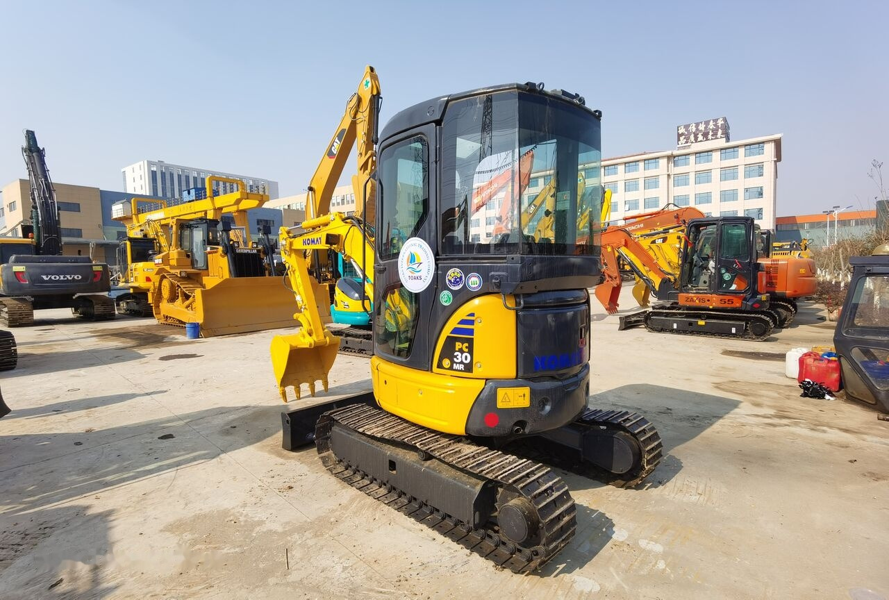 Komatsu PC30MR - Miniekskavaator: pilt 3 Komatsu PC30MR - Miniekskavaator: pilt 3