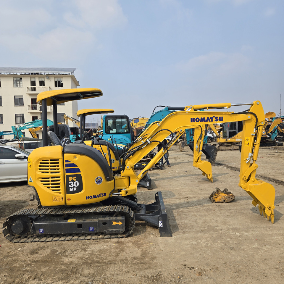 Komatsu PC30MR - Lintekskavaator: pilt 1 Komatsu PC30MR - Lintekskavaator: pilt 1
