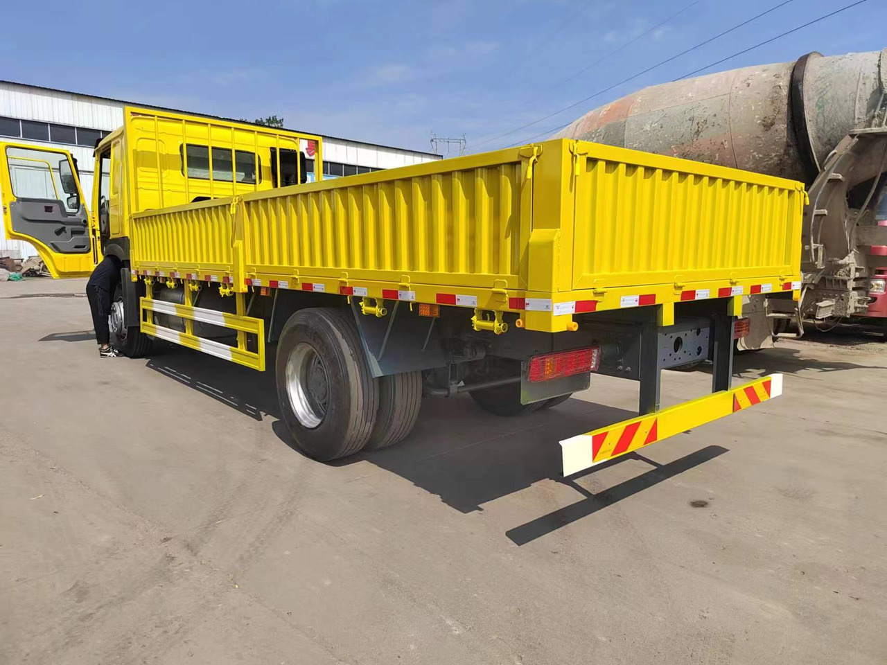 SINOTRUK HOWO 4x2 cargo truck - Kallurauto: pilt 4 SINOTRUK HOWO 4x2 cargo truck - Kallurauto: pilt 4