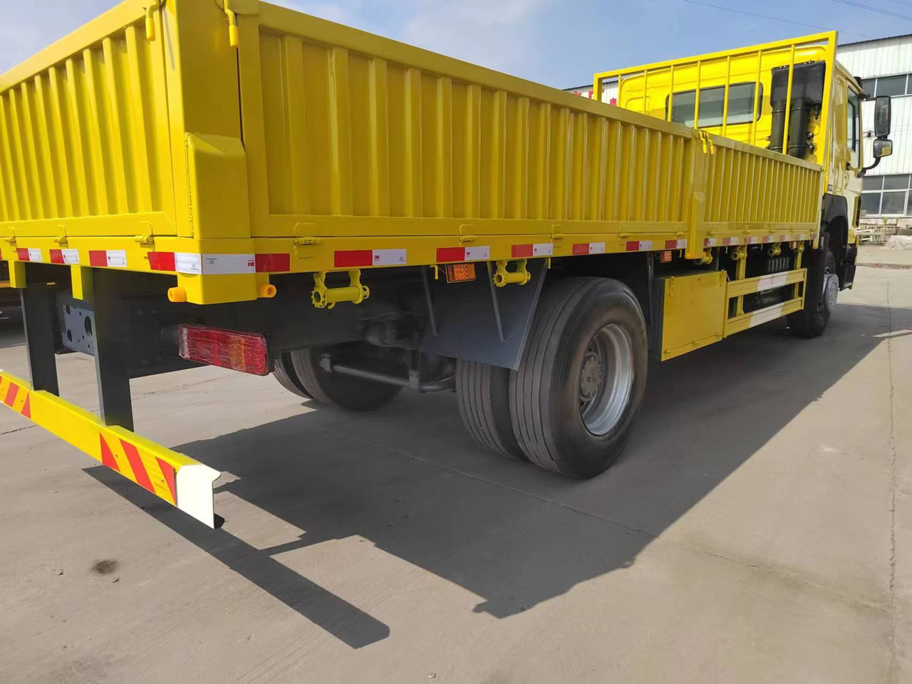 SINOTRUK HOWO 4x2 cargo truck - Kallurauto: pilt 5 SINOTRUK HOWO 4x2 cargo truck - Kallurauto: pilt 5