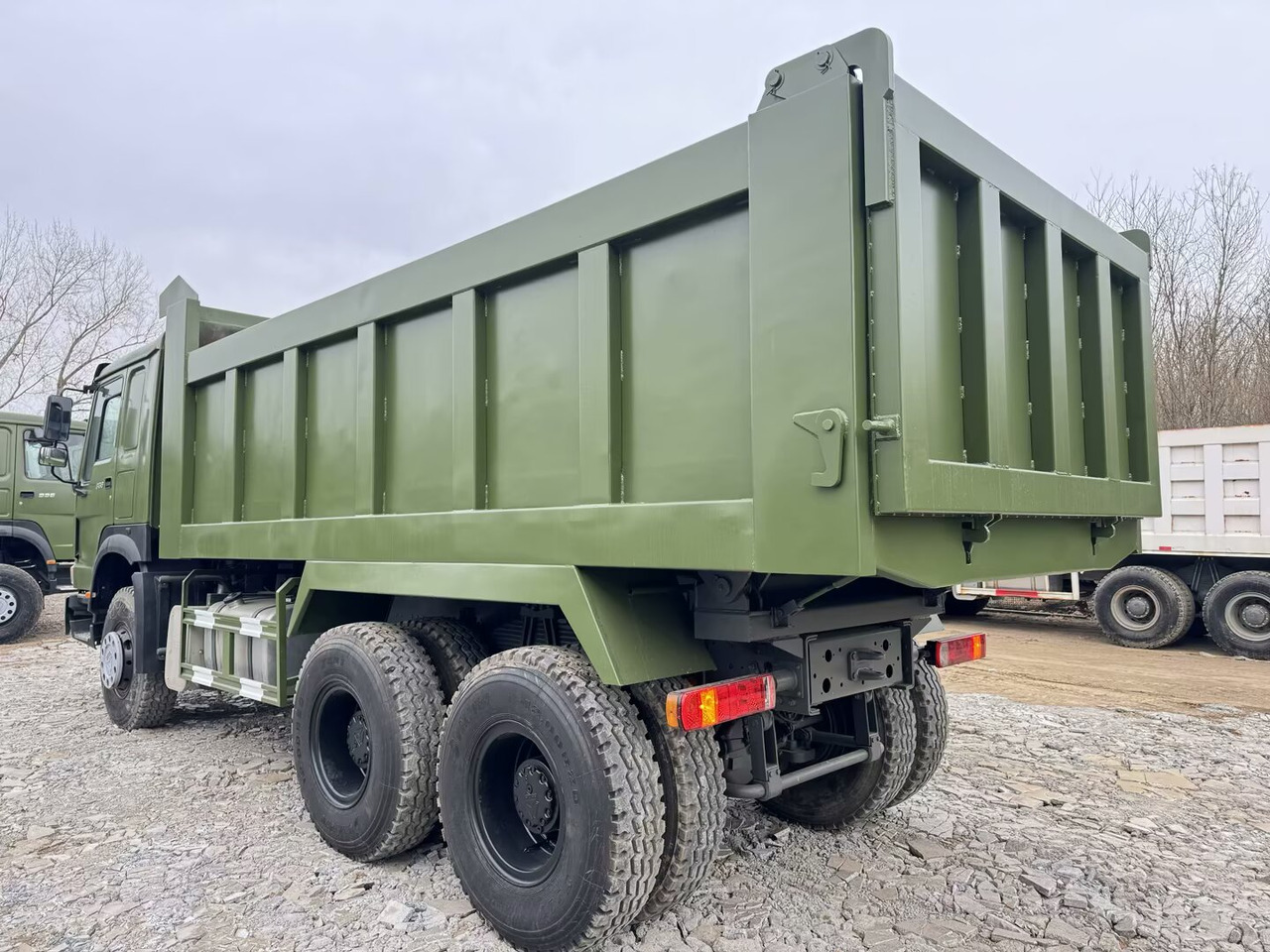 SINOTRUK HOWO 6x4 - Kallurauto: pilt 2 SINOTRUK HOWO 6x4 - Kallurauto: pilt 2