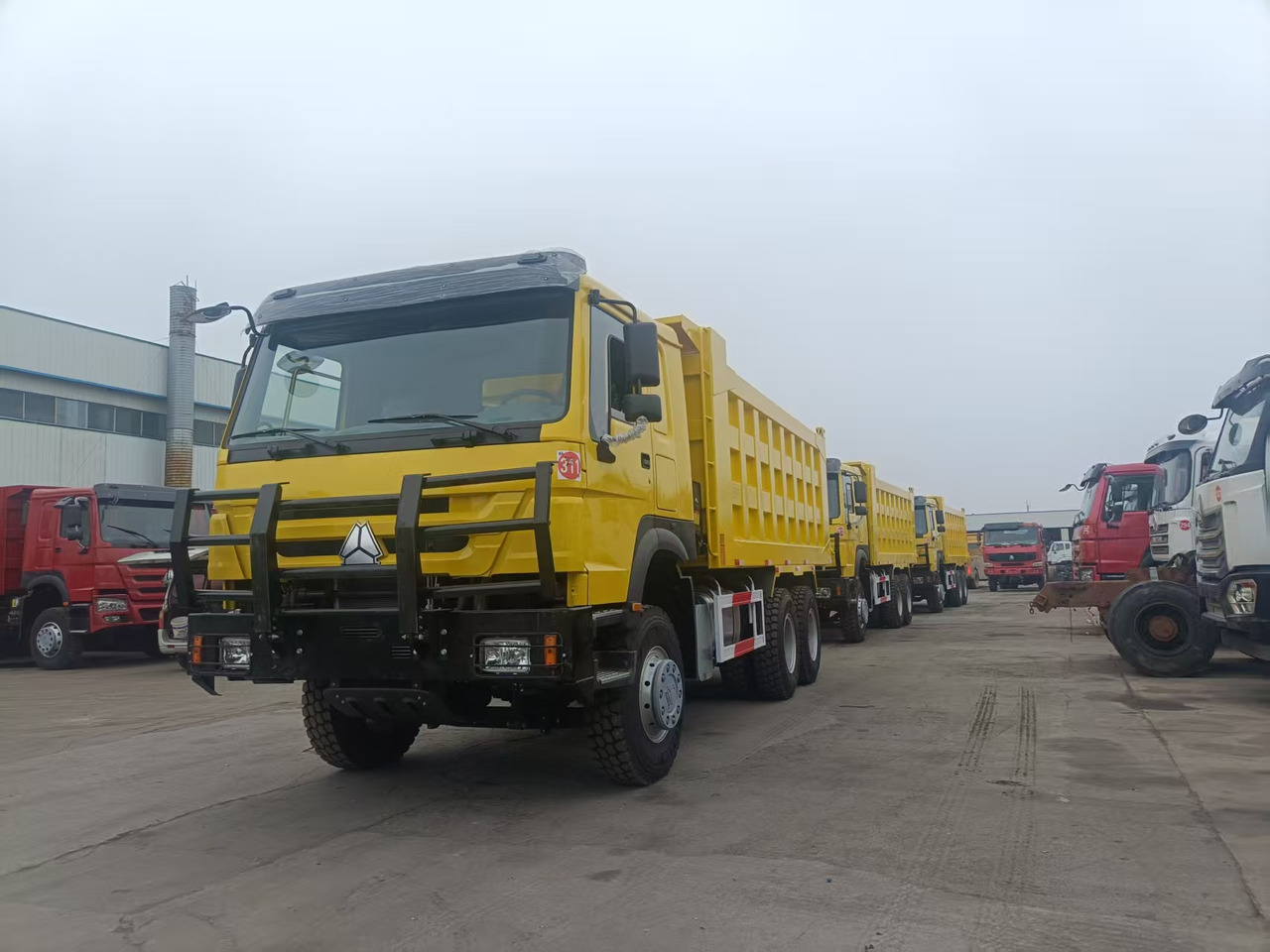 SINOTRUK HOWO 6x4 - Kallurauto: pilt 4 SINOTRUK HOWO 6x4 - Kallurauto: pilt 4