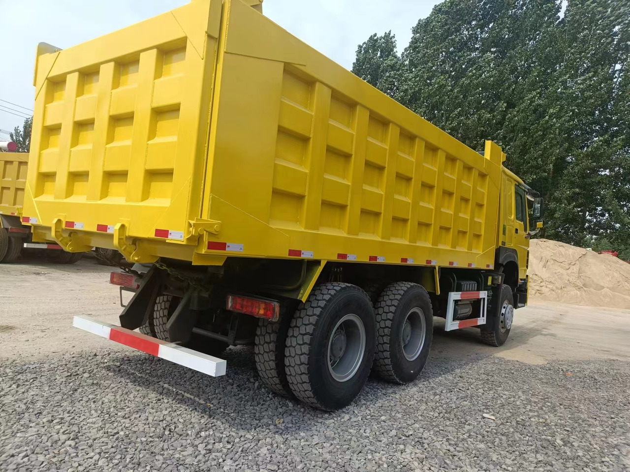 SINOTRUK HOWO - Kallurauto: pilt 2 SINOTRUK HOWO - Kallurauto: pilt 2