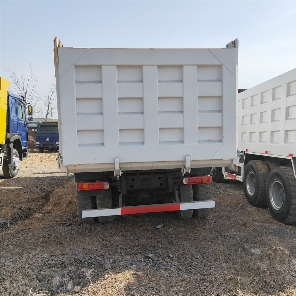 SINOTRUK HOWO - Kallurauto: pilt 2 SINOTRUK HOWO - Kallurauto: pilt 2