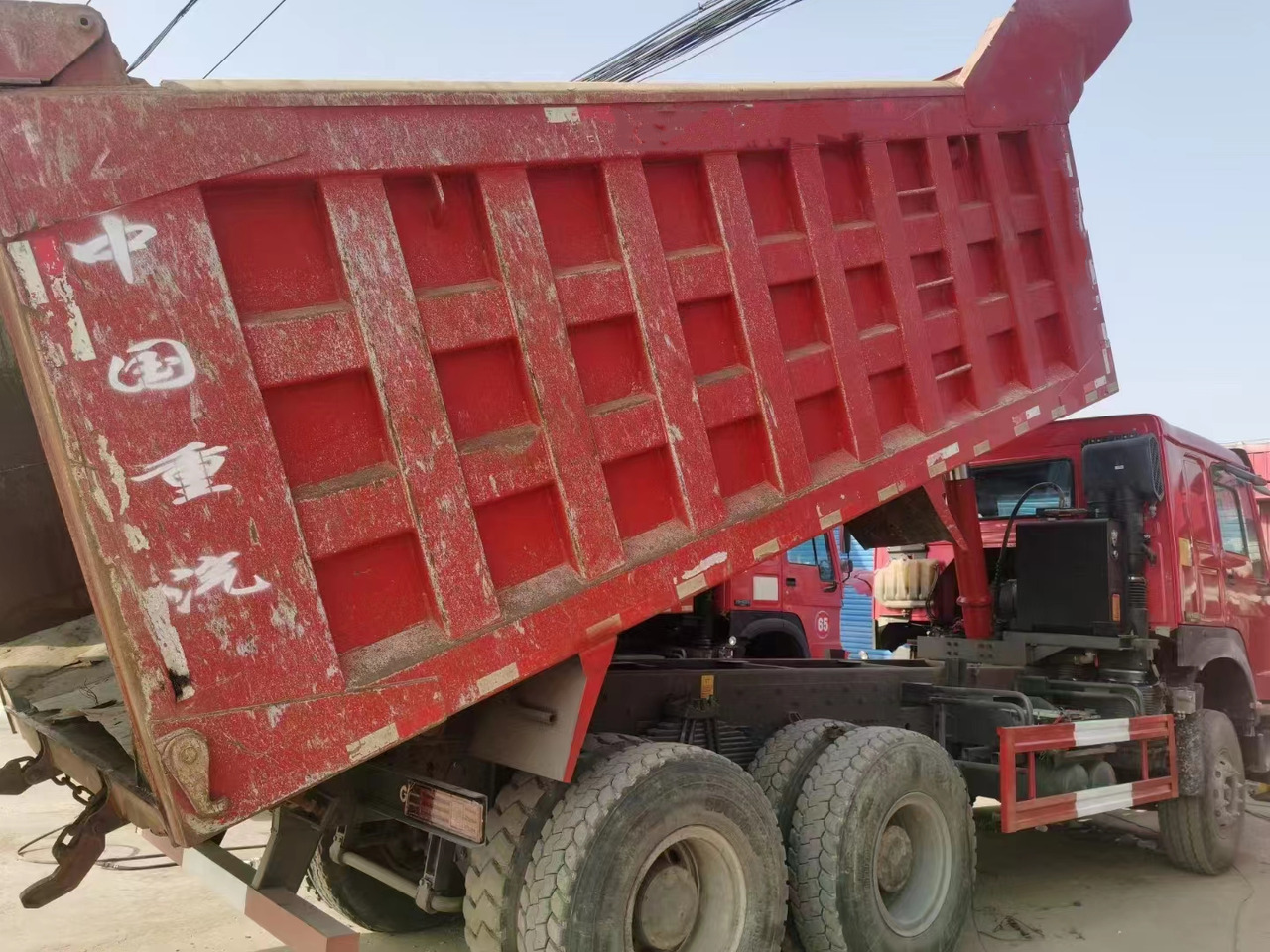 SINOTRUK HOWO - Kallurauto: pilt 2 SINOTRUK HOWO - Kallurauto: pilt 2