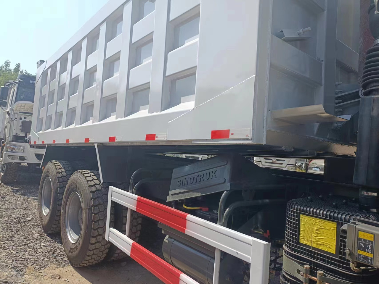 SINOTRUK HOWO - Kallurauto: pilt 5 SINOTRUK HOWO - Kallurauto: pilt 5