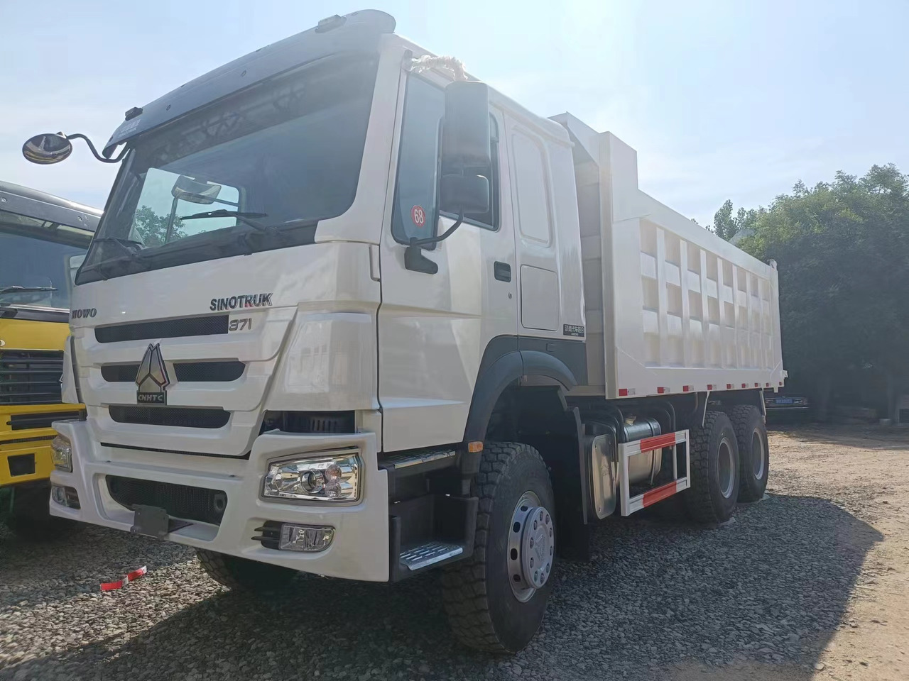 SINOTRUK HOWO - Kallurauto: pilt 5 SINOTRUK HOWO - Kallurauto: pilt 5
