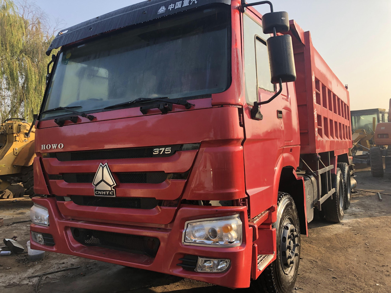 SINOTRUK HOWO - Kallurauto: pilt 1 SINOTRUK HOWO - Kallurauto: pilt 1