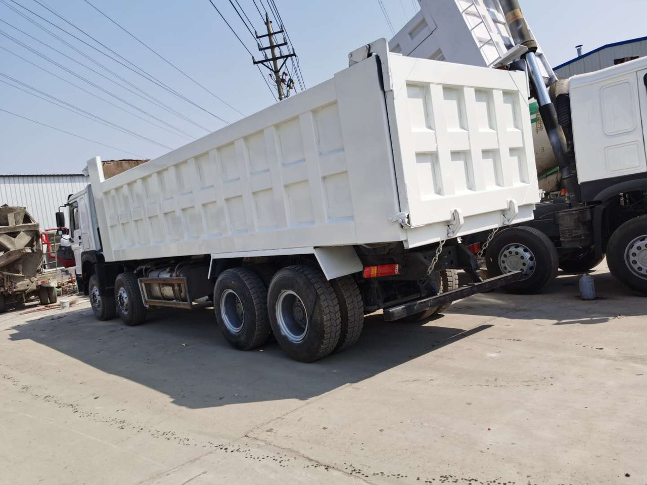 SINOTRUK HOWO - Kallurauto: pilt 3 SINOTRUK HOWO - Kallurauto: pilt 3