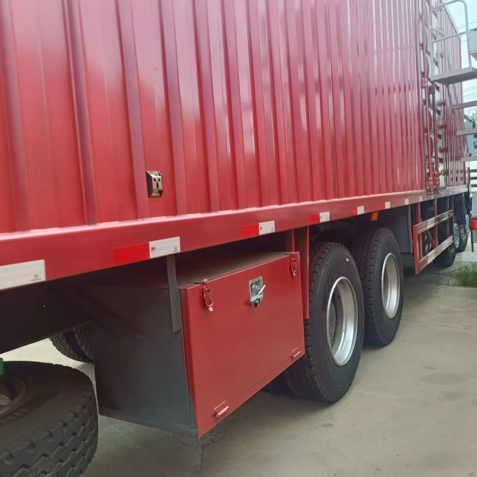 SINOTRUK HOWO - Kasti veoauto: pilt 4 SINOTRUK HOWO - Kasti veoauto: pilt 4