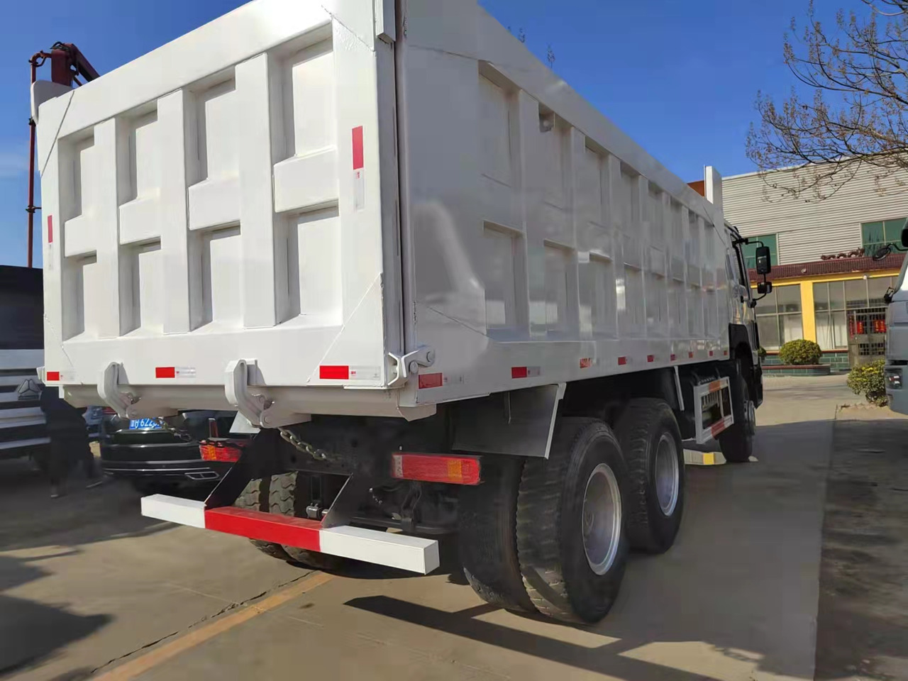 SINOTRUK HOWO - Kallurauto: pilt 5 SINOTRUK HOWO - Kallurauto: pilt 5