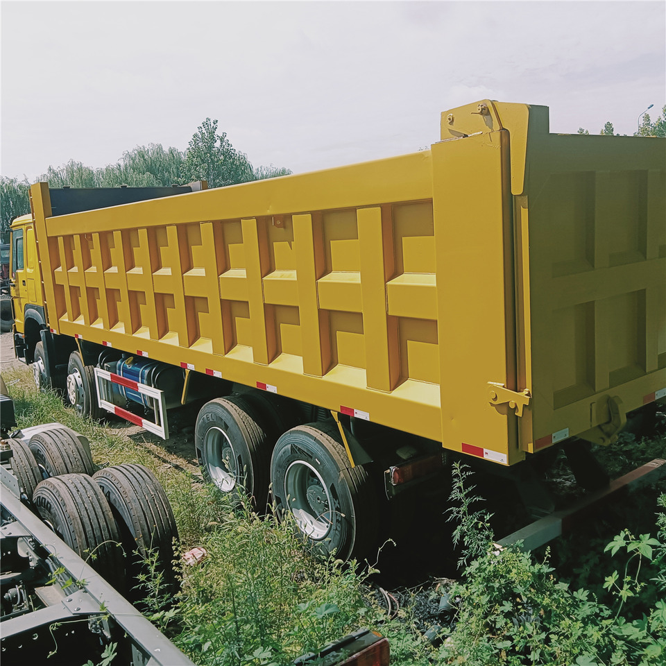 SINOTRUK Howo - Kallurauto: pilt 1 SINOTRUK Howo - Kallurauto: pilt 1