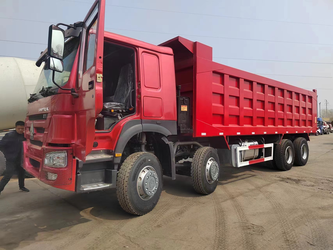 SINOTRUK Howo - Kallurauto: pilt 1 SINOTRUK Howo - Kallurauto: pilt 1