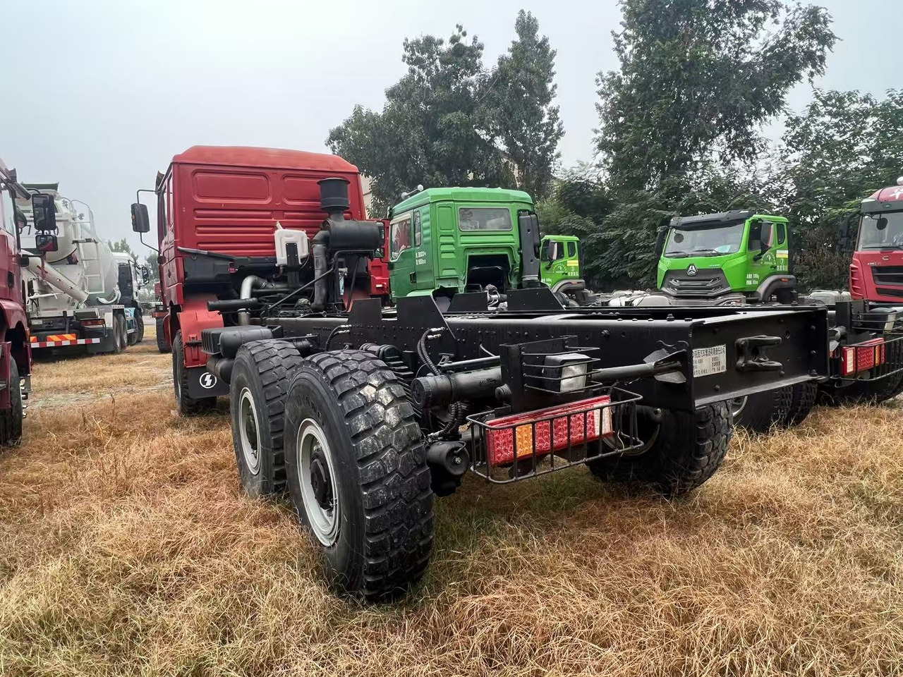 SHACMAN F3000 6x6 chassis liising SHACMAN F3000 6x6 chassis: pilt 8