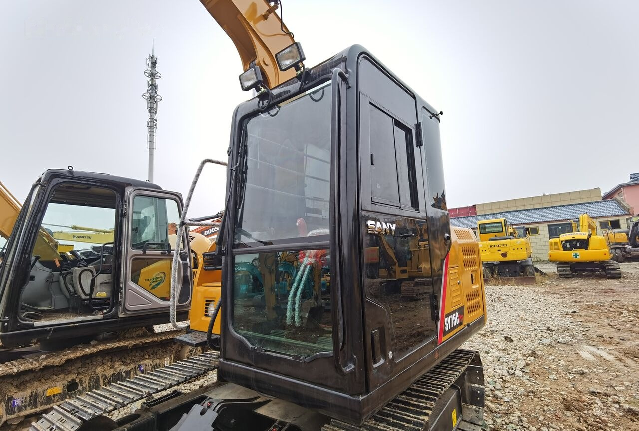 Miniekskavaator Sany SY75C: pilt 11