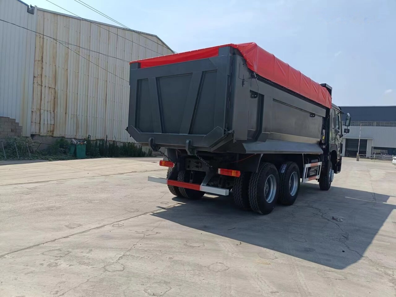 Sinotruk Howo U Caro Box - Kallurauto: pilt 3 Sinotruk Howo U Caro Box - Kallurauto: pilt 3